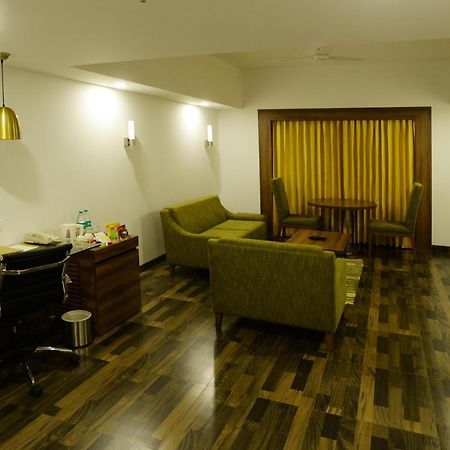Lemon Tree Hotel Coimbatore Exterior photo