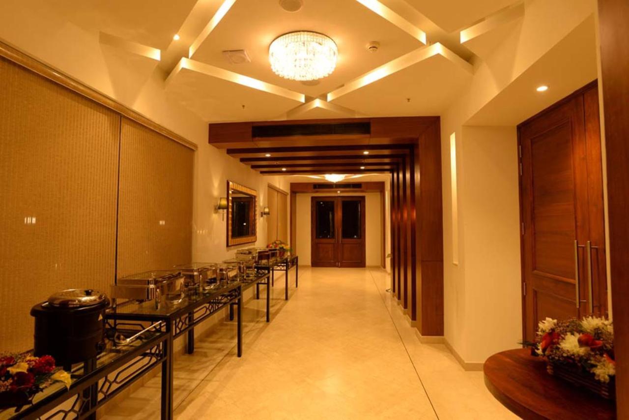 Lemon Tree Hotel Coimbatore Exterior photo