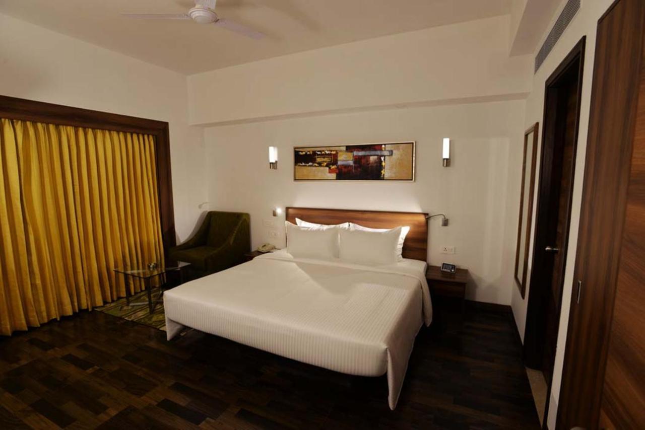 Lemon Tree Hotel Coimbatore Exterior photo